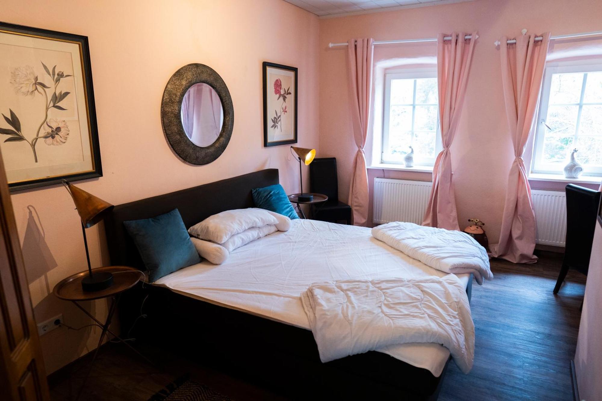 Hotel Und Restaurant Halbinsel Blieskastel Exteriér fotografie